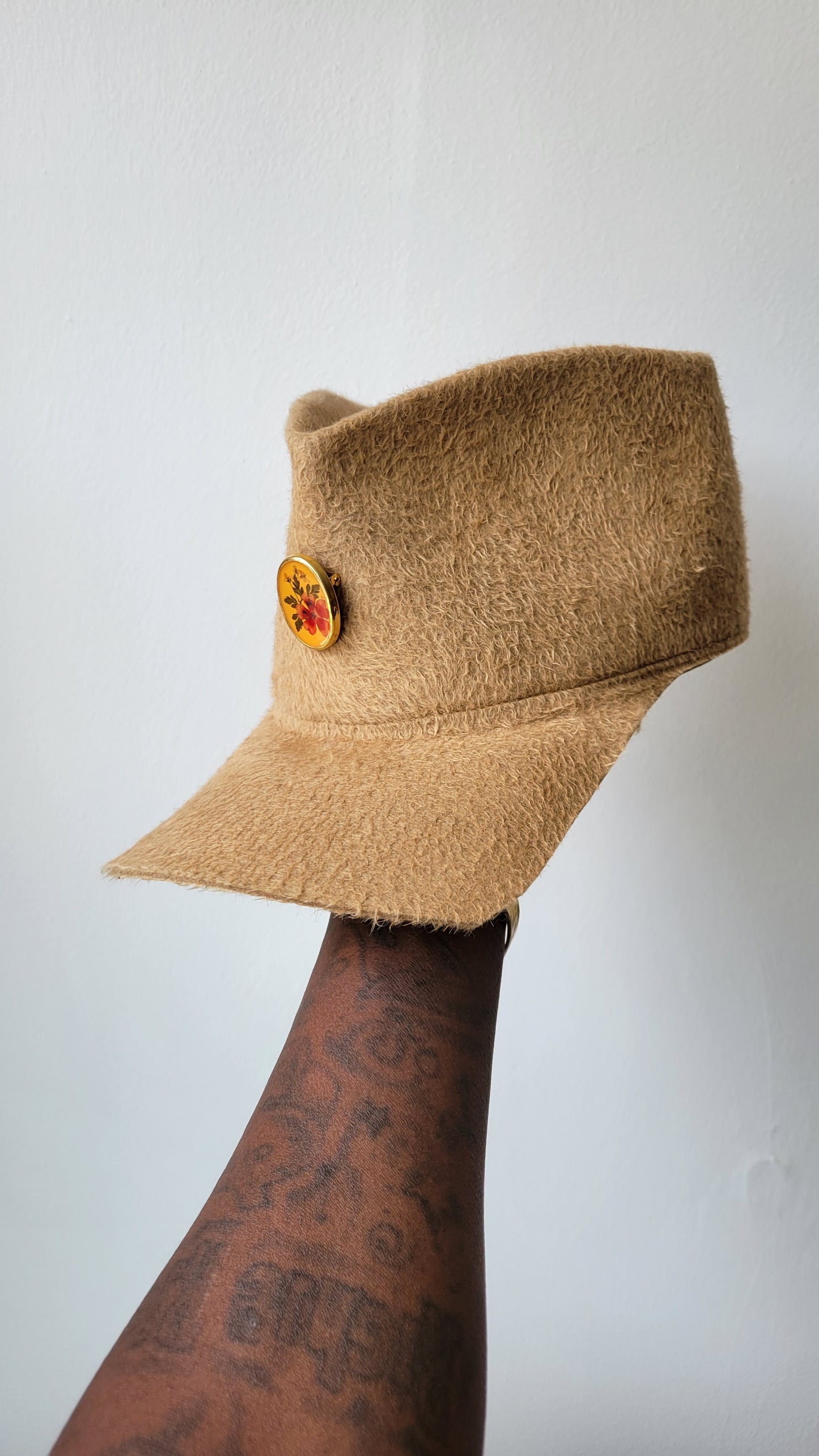 Tristen Cap in Tan