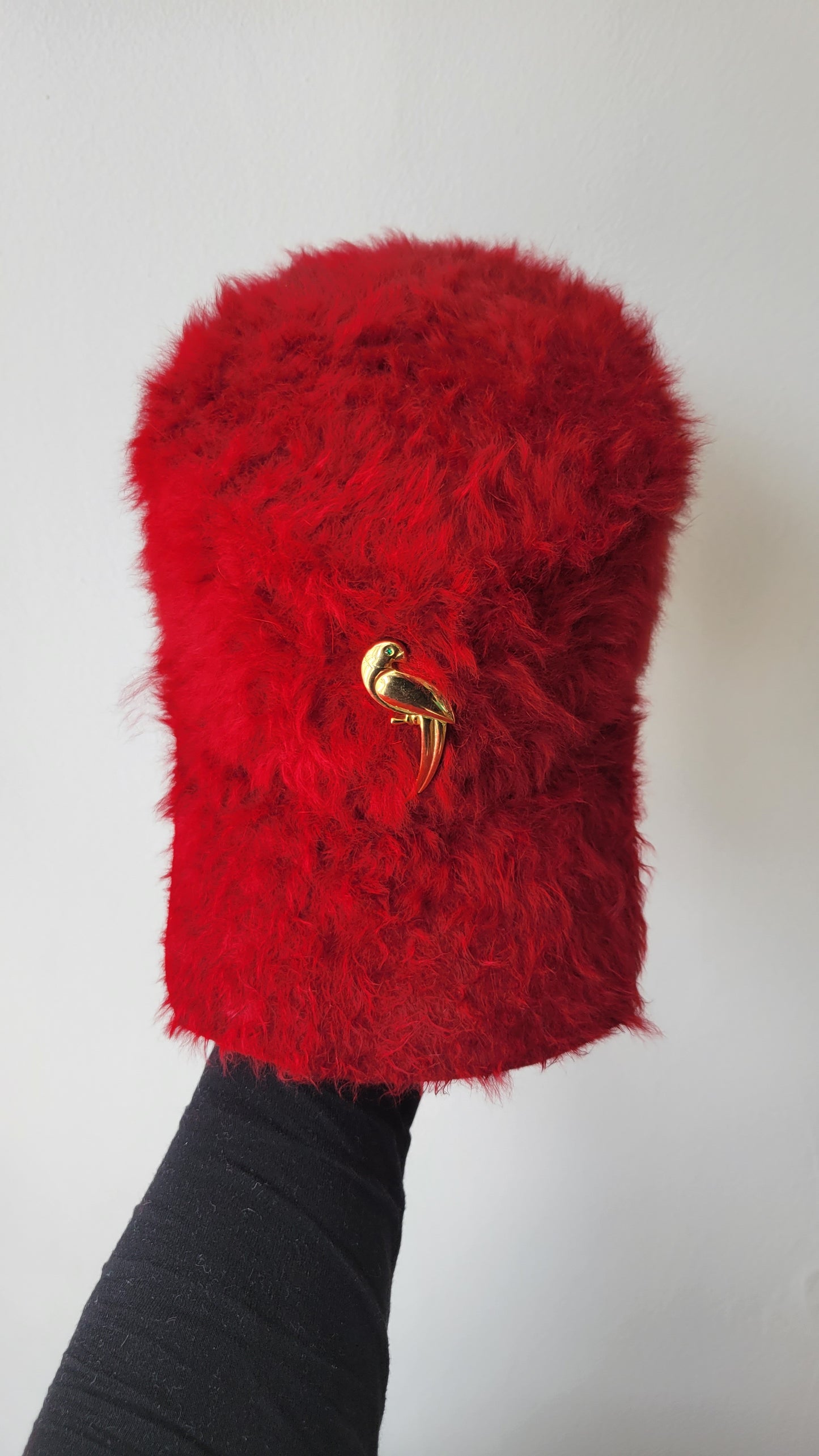 Rhea cap Red Angora
