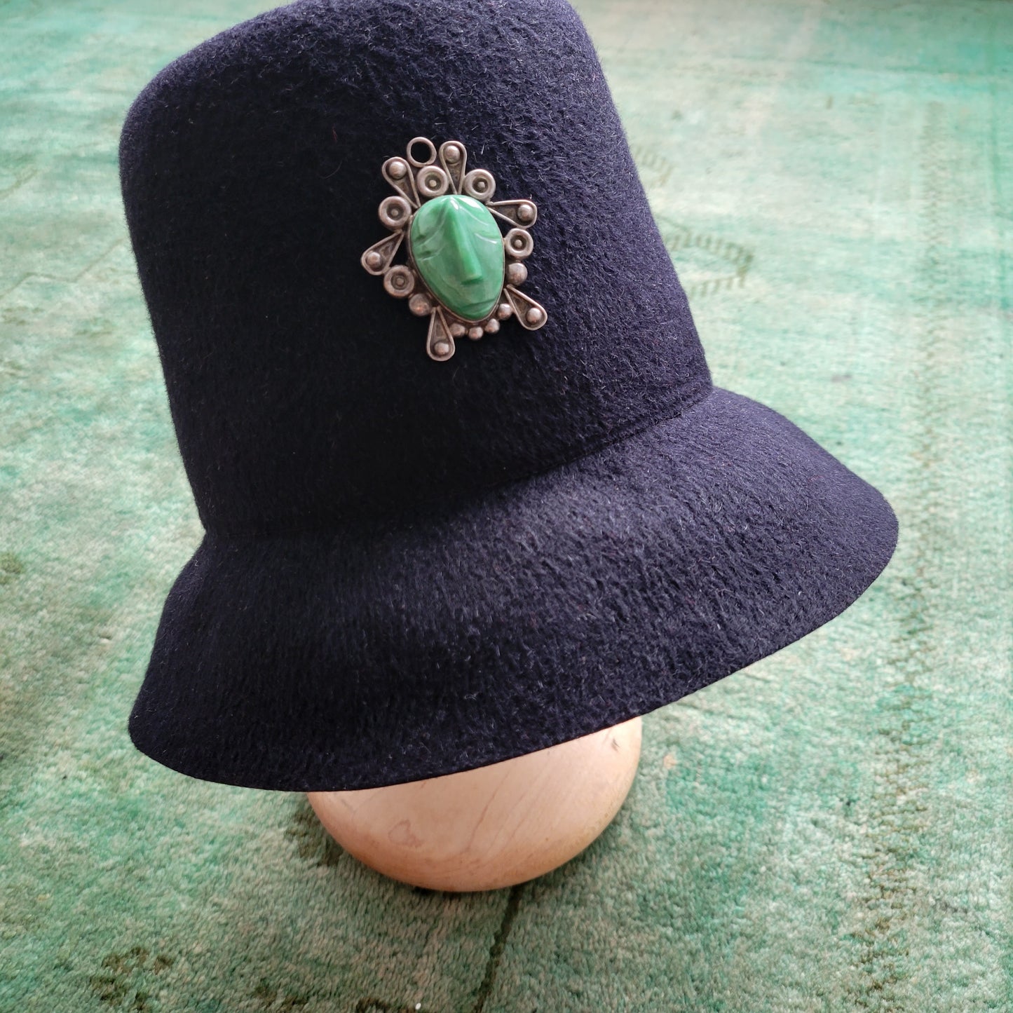 The Oliver with one-of-its-kind brooch