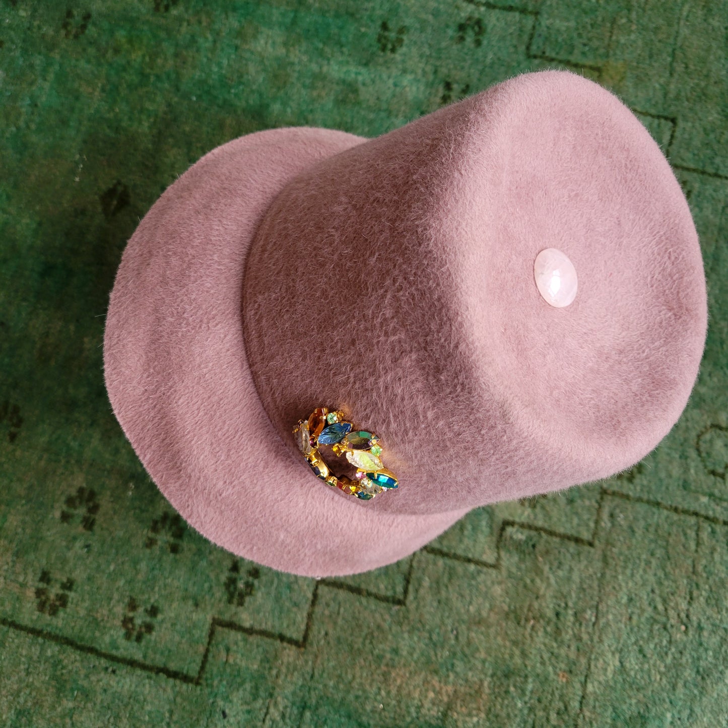 The Oliver with one-of-its-kind brooch