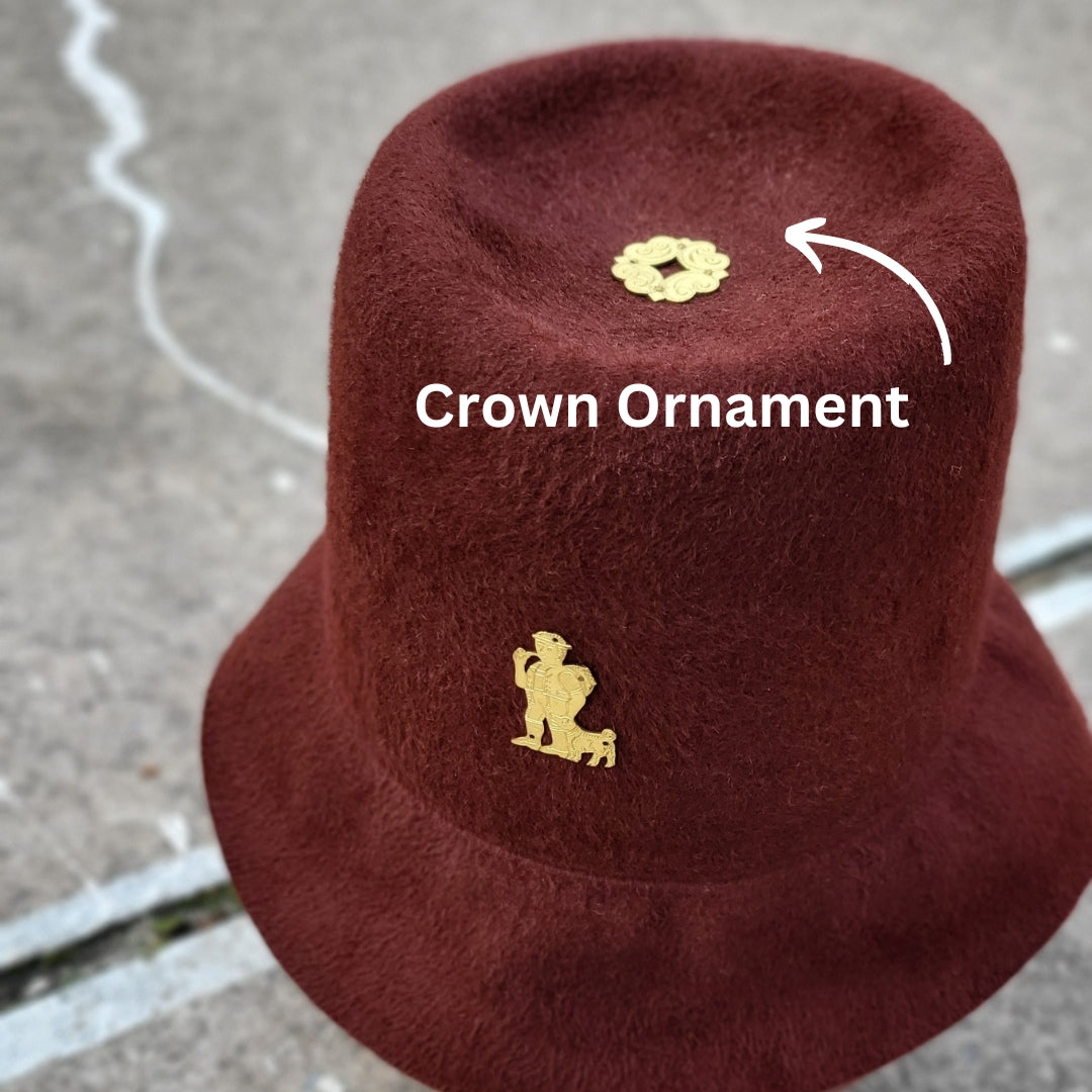 The Oliver with one-of-its-kind brooch