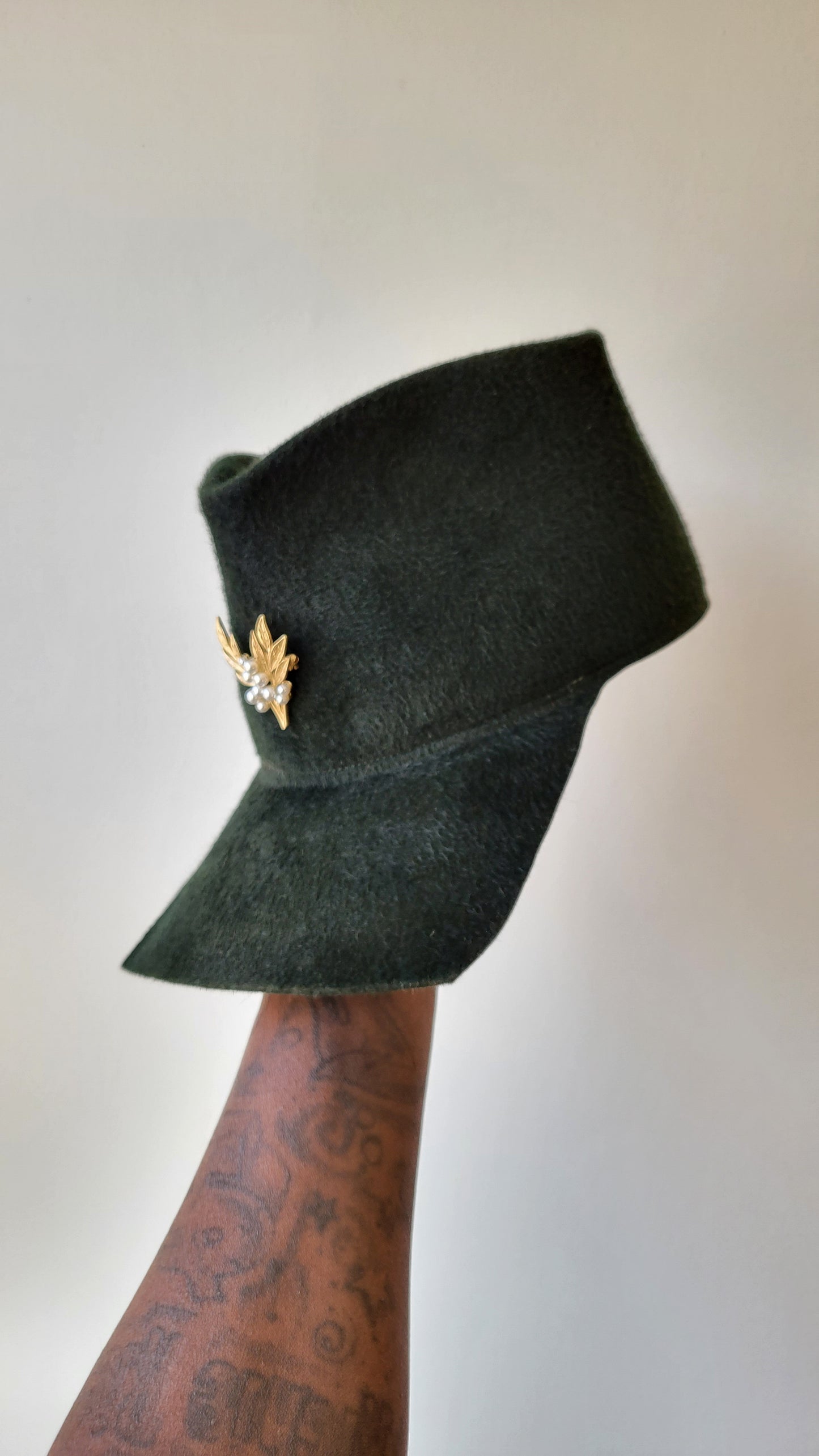 Forest green Tristan cap