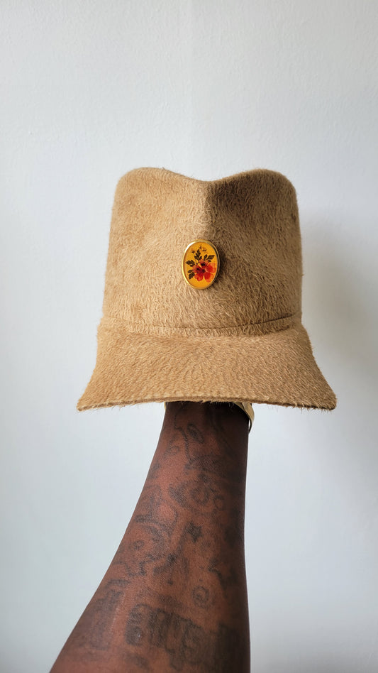 Tristen Cap in Tan